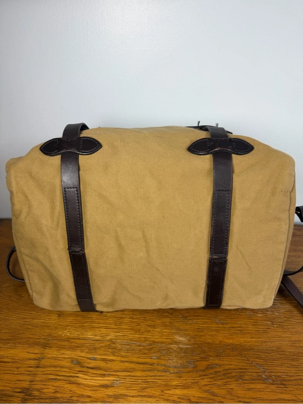 Filson Medium Rugged Twill Duffle Bag Tan Made at Filson USA Leather Strap.